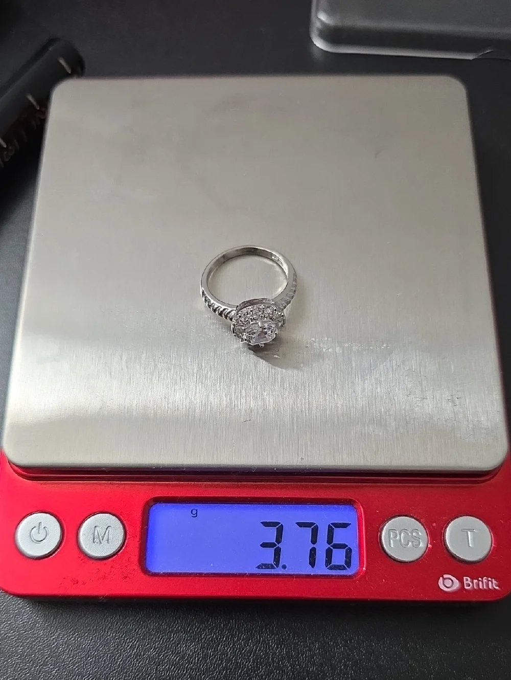 Watch Video / 14K Gold Assher Cut Solitaire Halo Ring